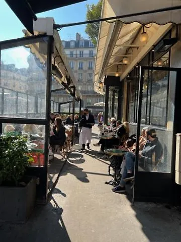 Appartement Place In Saint Germain Des Près Paris